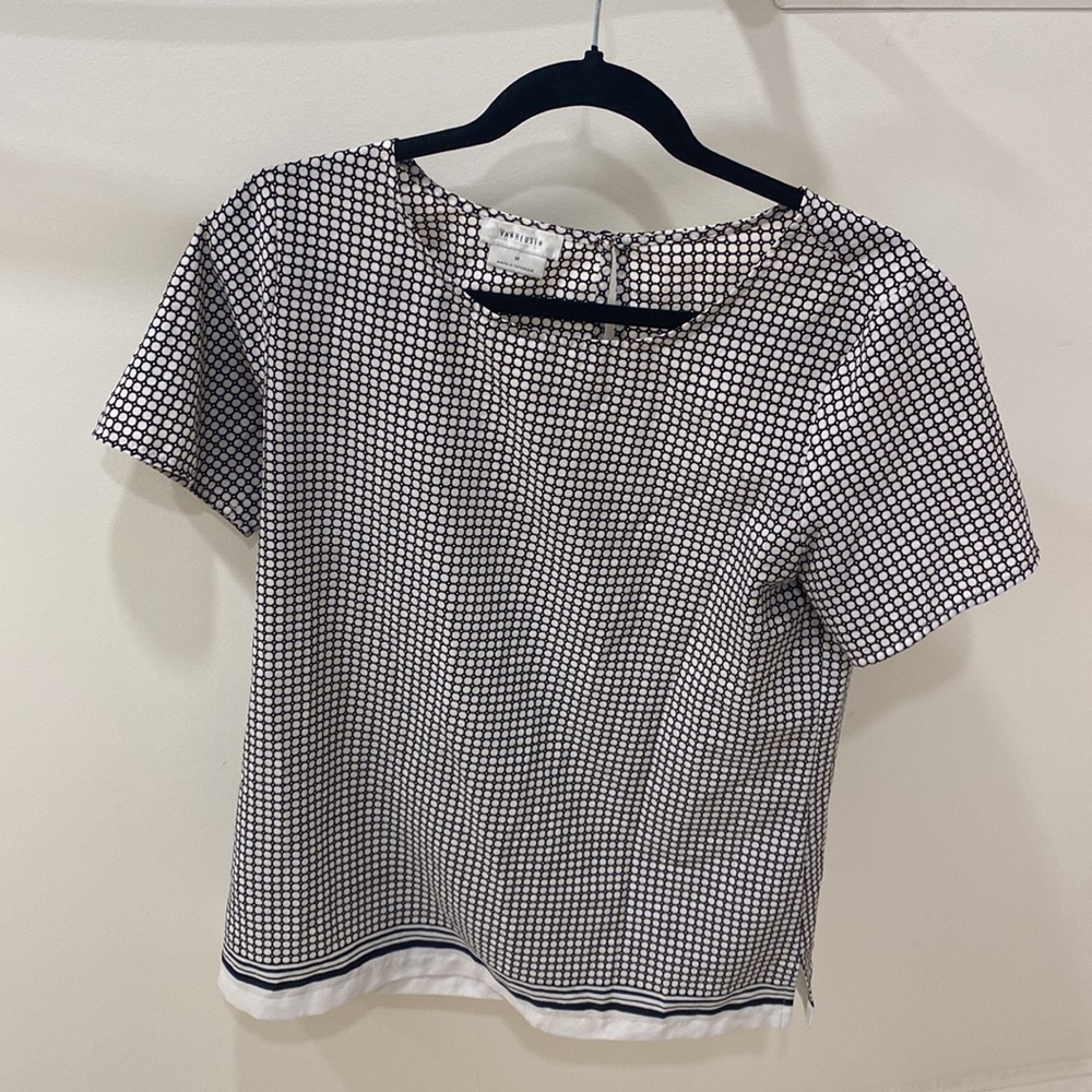 Van Heusen Women’s Patterned Beehive Short Sleeve Blouse Size M